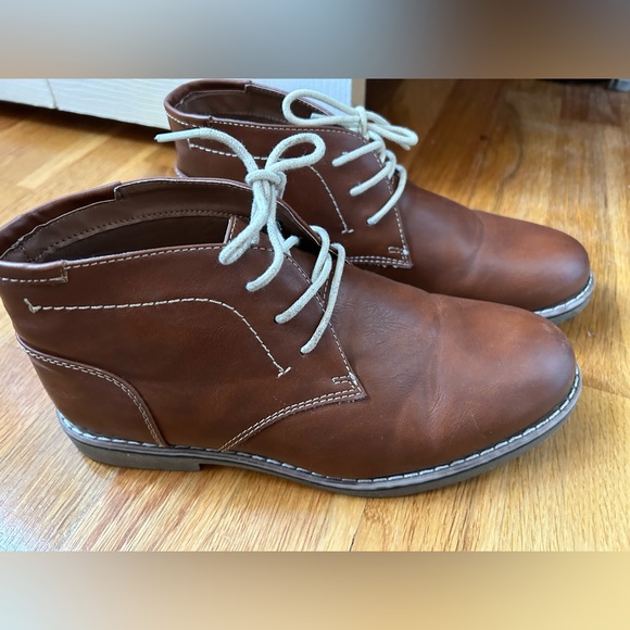 Big Boys size 5 Steve Madden brown boots - Picture 3 of 3